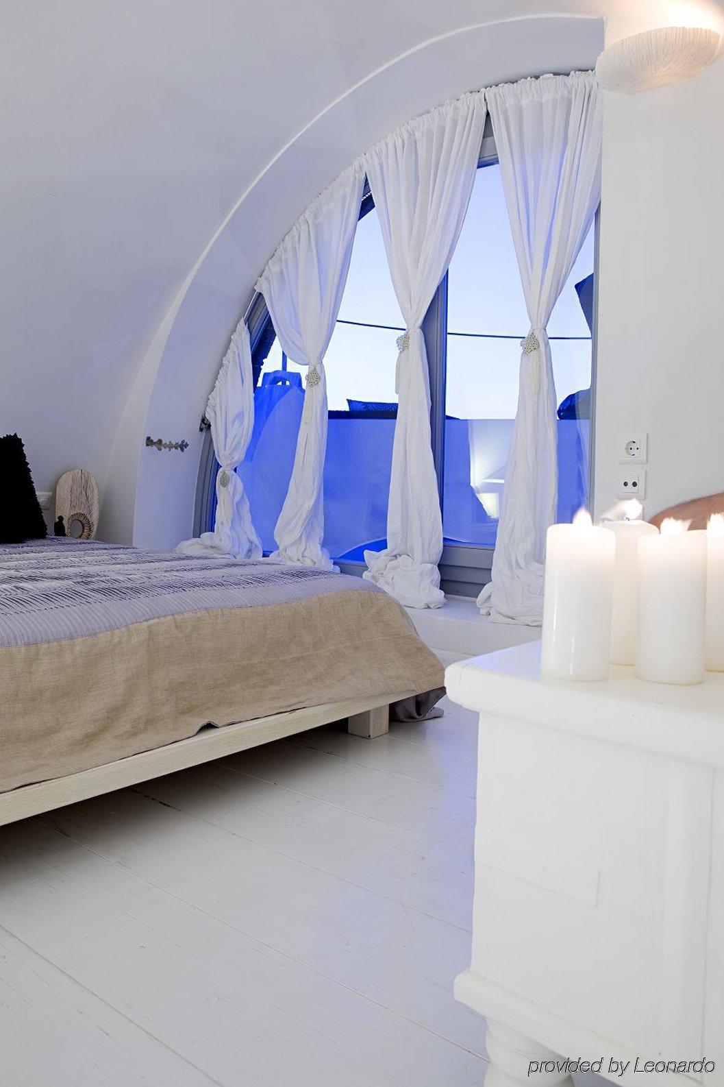 Blue Angel Villa Fira  Rum bild